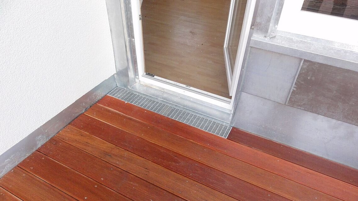 Sanierungsplanung einer Holzterrasse im Dachgeschoss