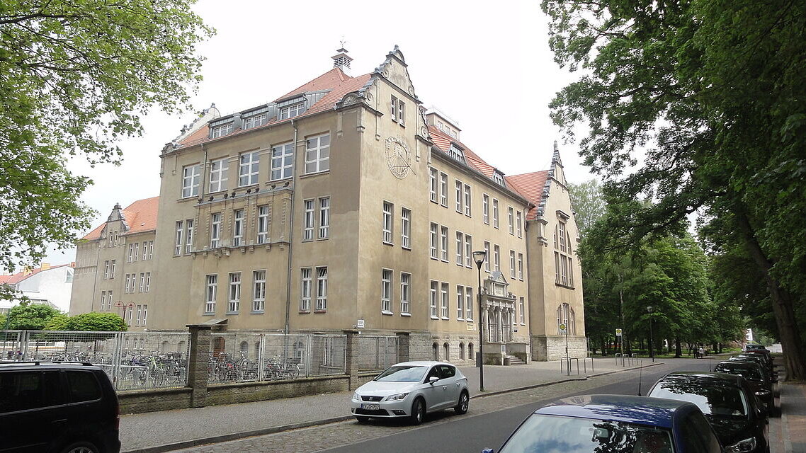 Außenansicht des Gymnasiums.