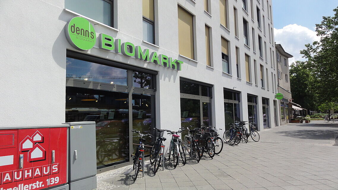 Bauabnahme für Investoren eines Wohnkomplexes.