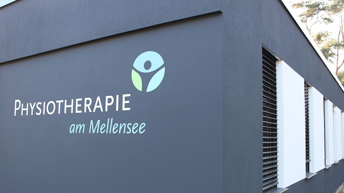 Gewerbeimmobilie am Mellensee durch WIRTH Ingenieurbüro geplant und gebaut Physiotherapien, Arztpraxen mit moderner Architektur und hoher Flexibilität sind unser Spezialgebiet