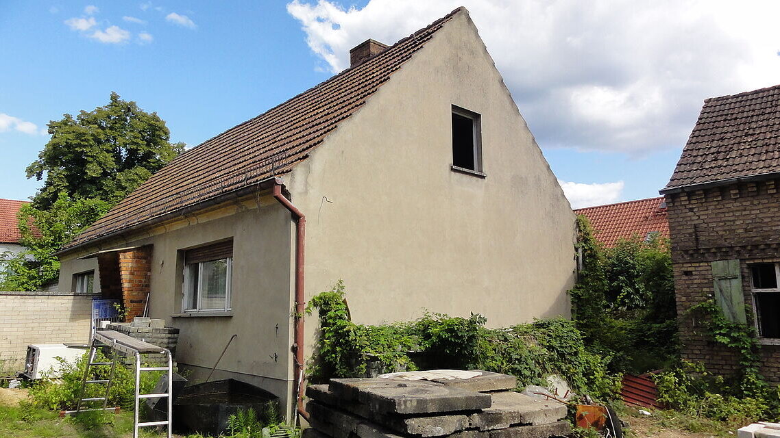 Erstellung eines Sanierungsplans für ein Einfamilienhaus.