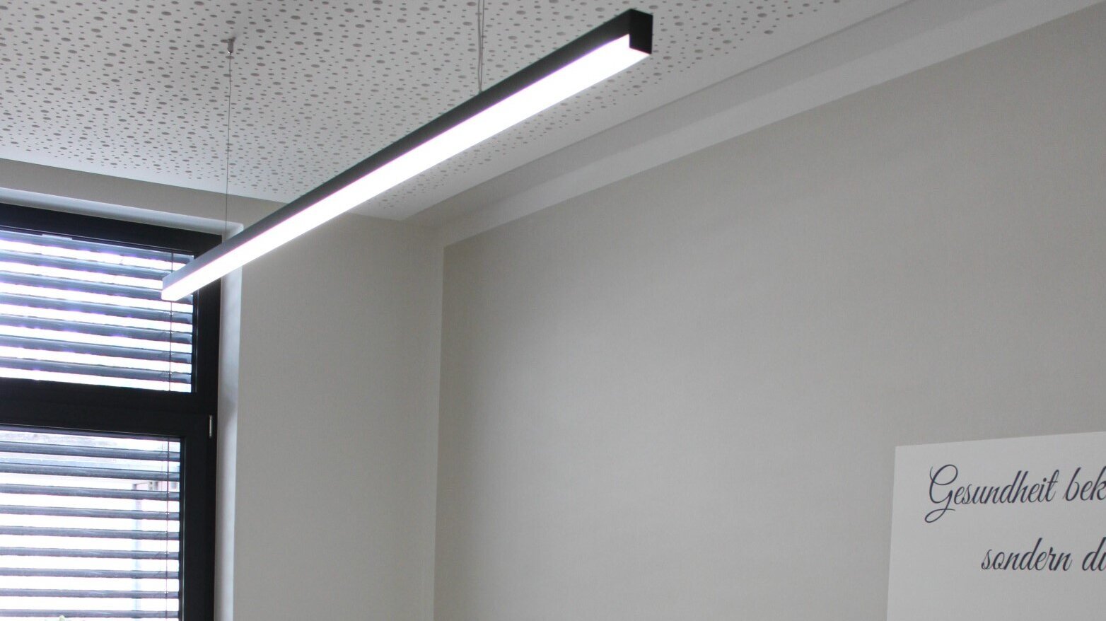 LED Beleuchtung an der Heizdecke.