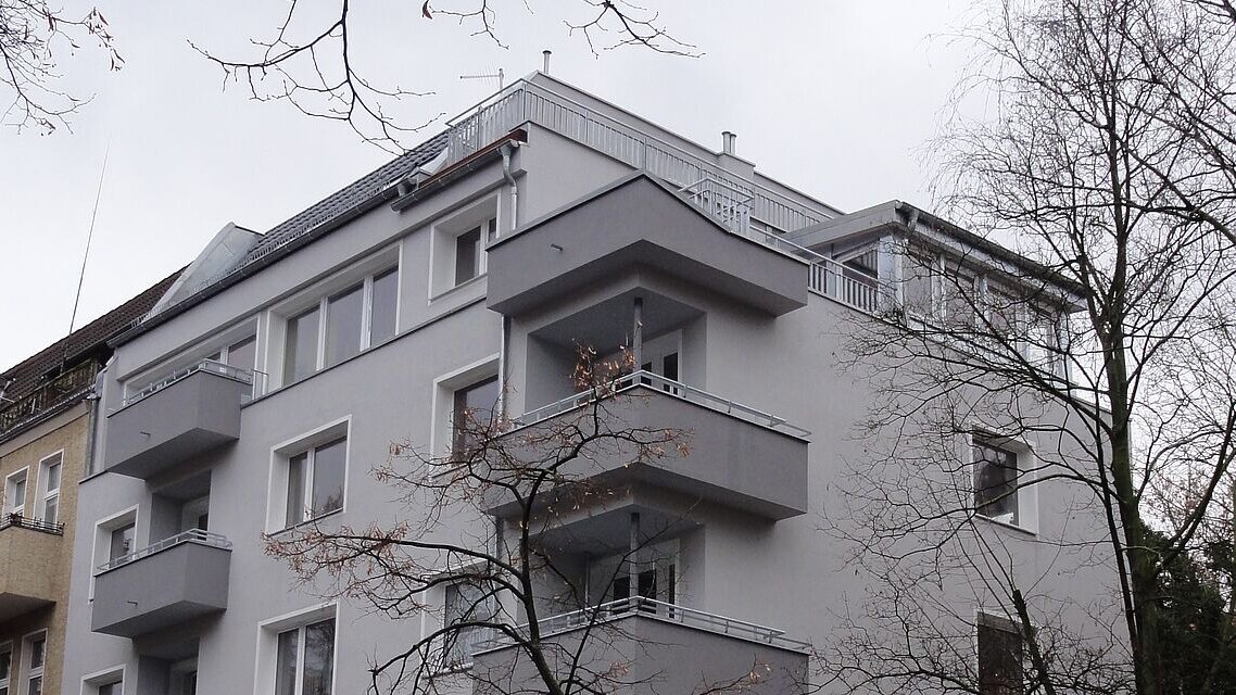Fassadengestaltung nach den Sanierungsmaßnahmen.